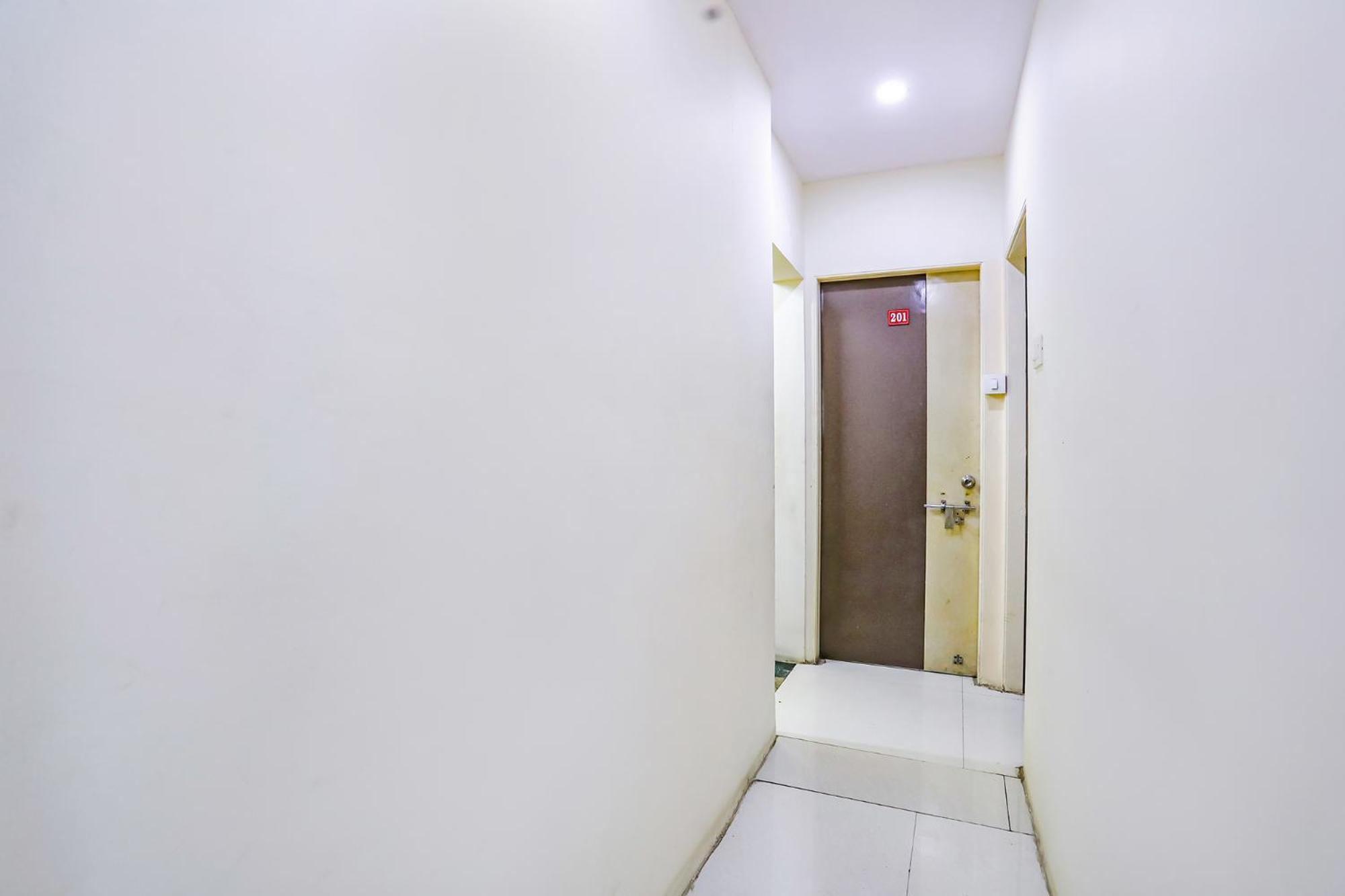 Fabhotel New Shraddha Inn - Nr Airport Colony ナーグプル エクステリア 写真