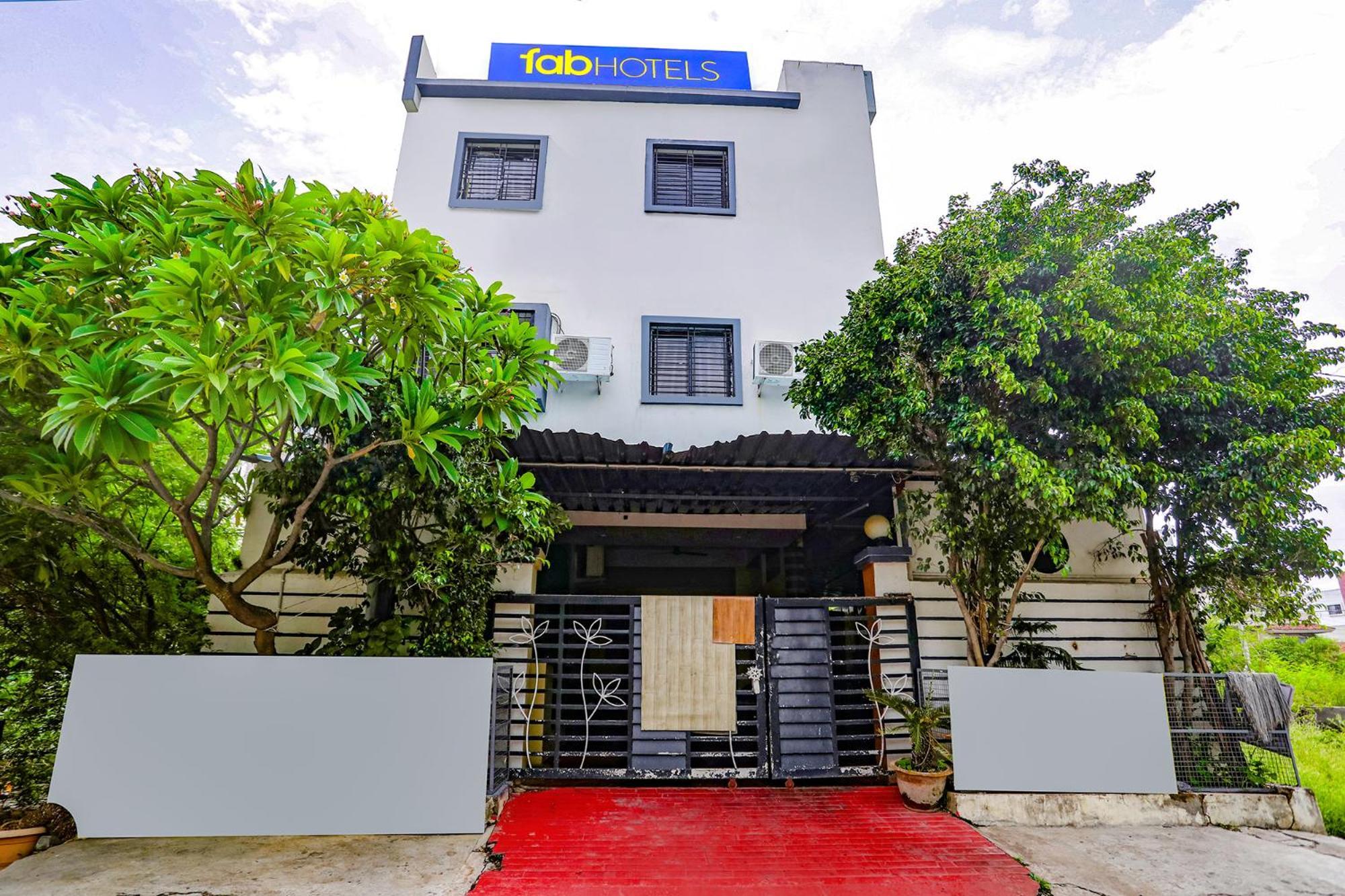 Fabhotel New Shraddha Inn - Nr Airport Colony ナーグプル エクステリア 写真